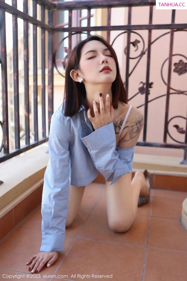   [XiuRen]高清写真图 2023.04.28 No.6661 乔一一 短裙美腿第33张图片